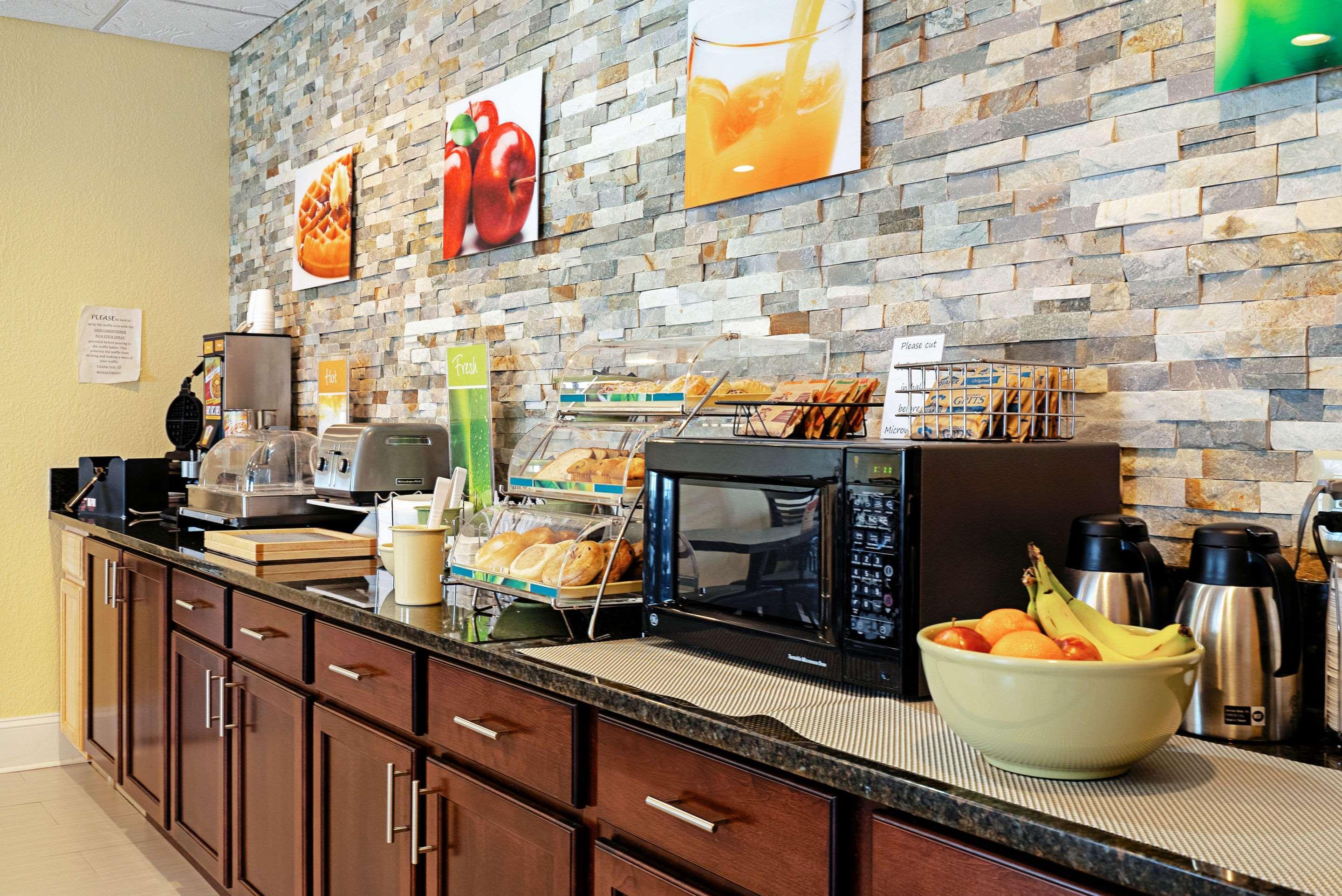 Quality Inn & Suites Robbinsville Extérieur photo