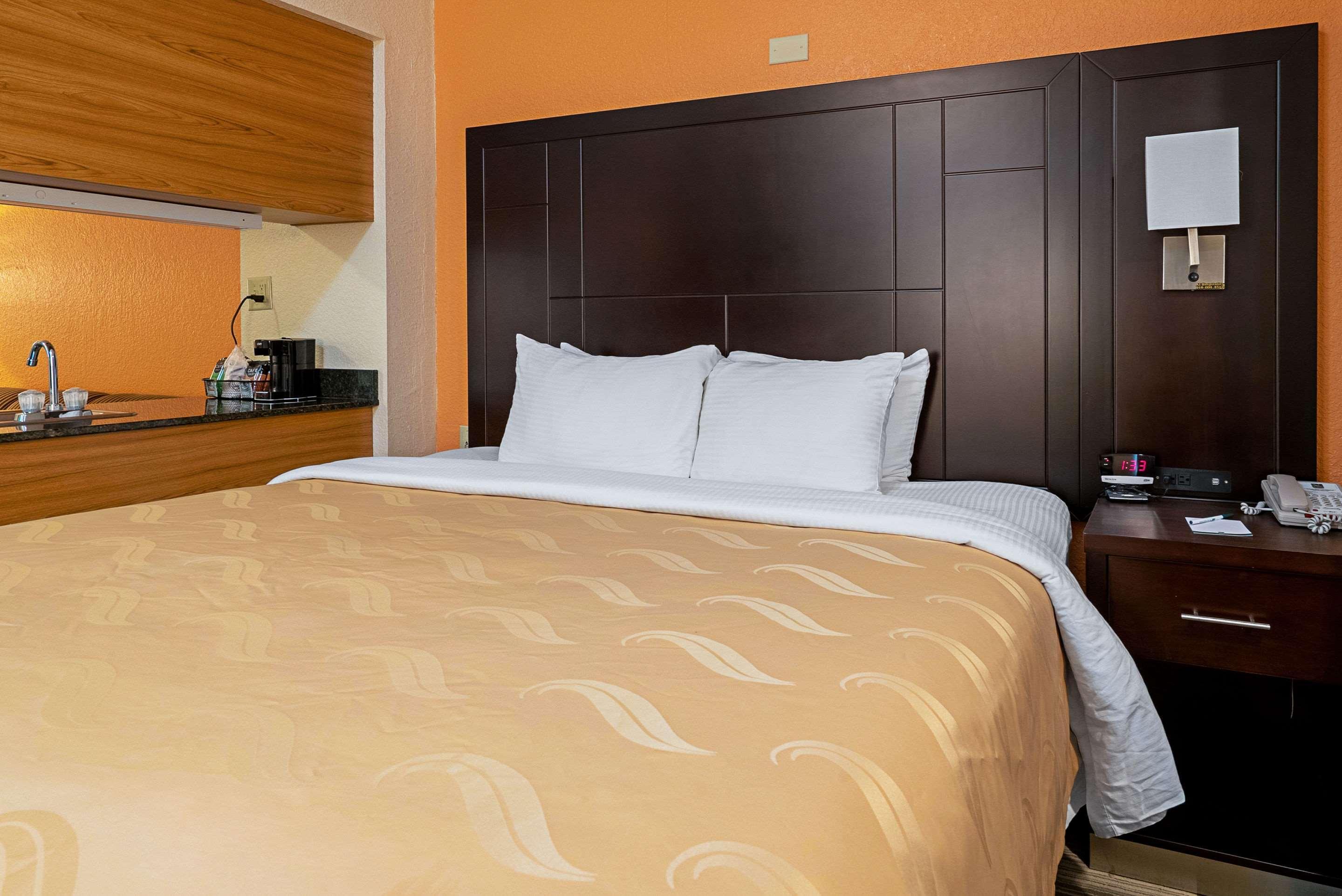 Quality Inn & Suites Robbinsville Extérieur photo