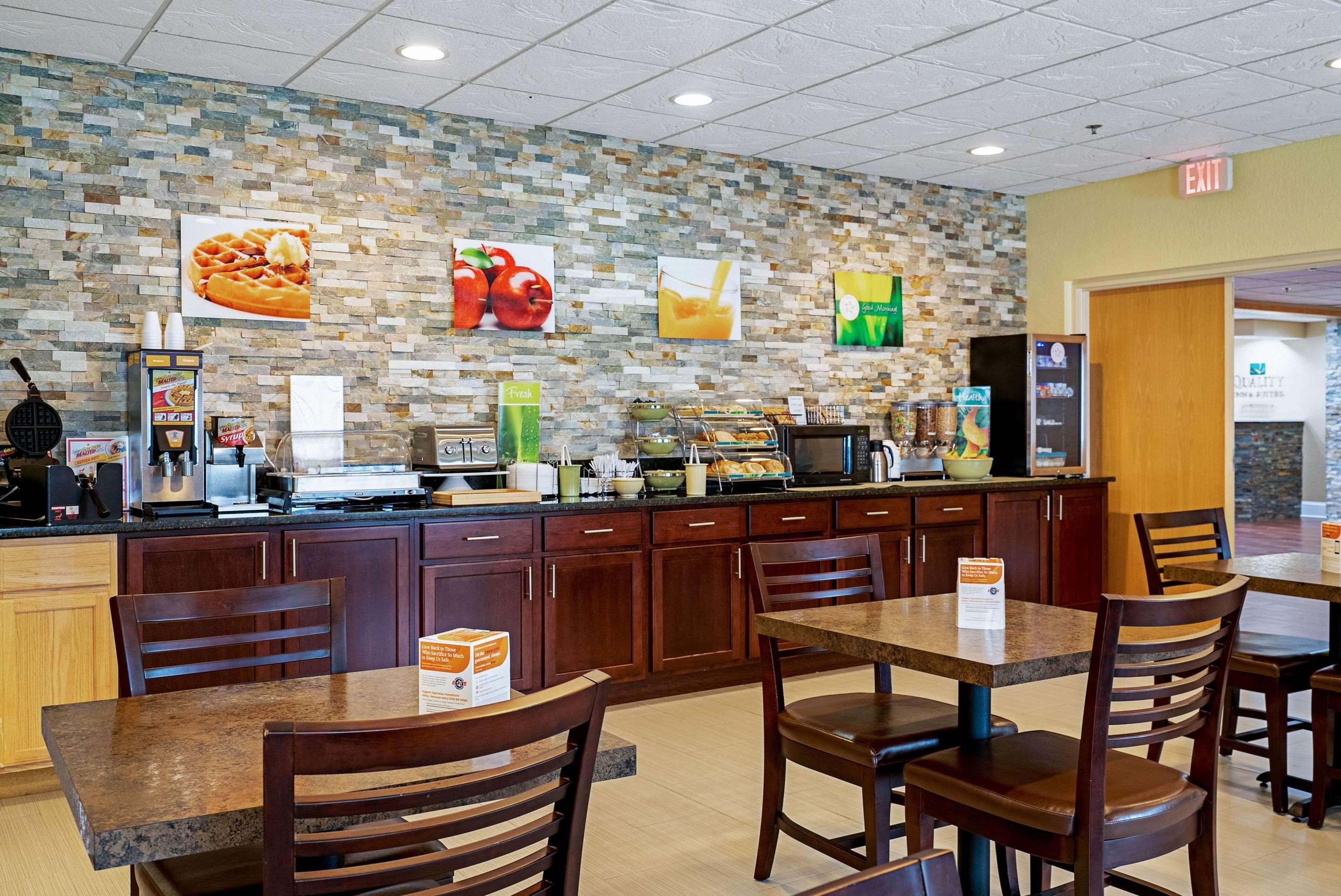 Quality Inn & Suites Robbinsville Extérieur photo