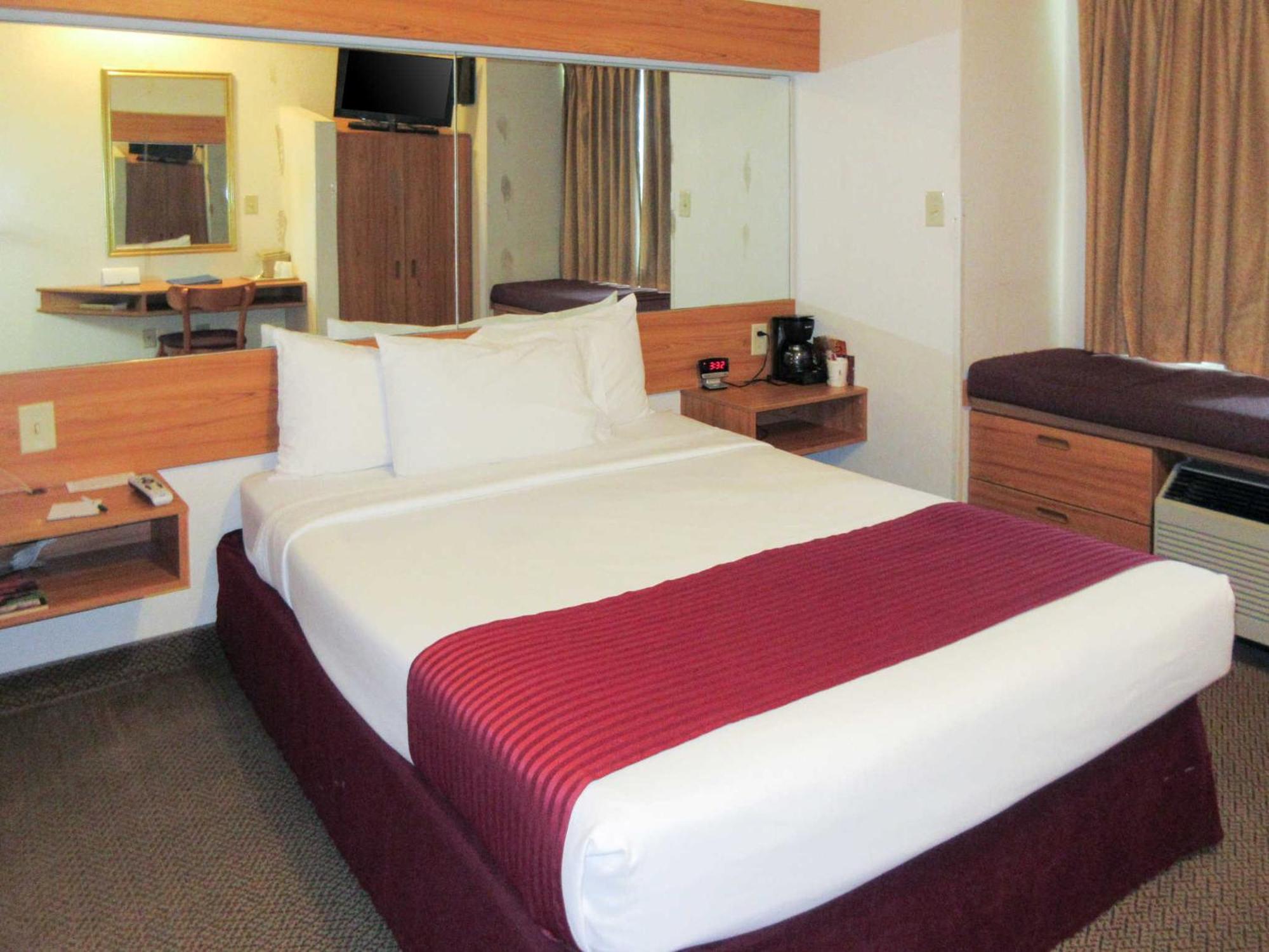 Quality Inn & Suites Robbinsville Extérieur photo