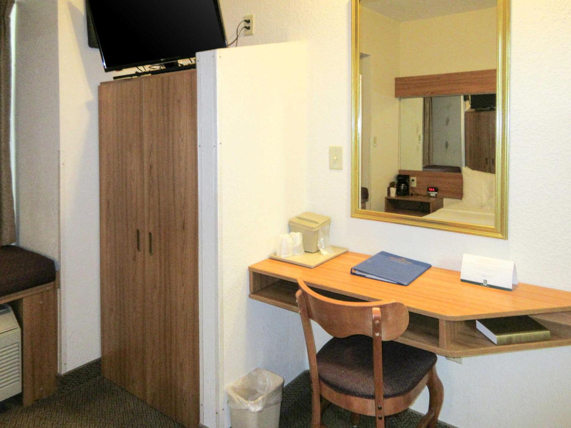 Quality Inn & Suites Robbinsville Extérieur photo