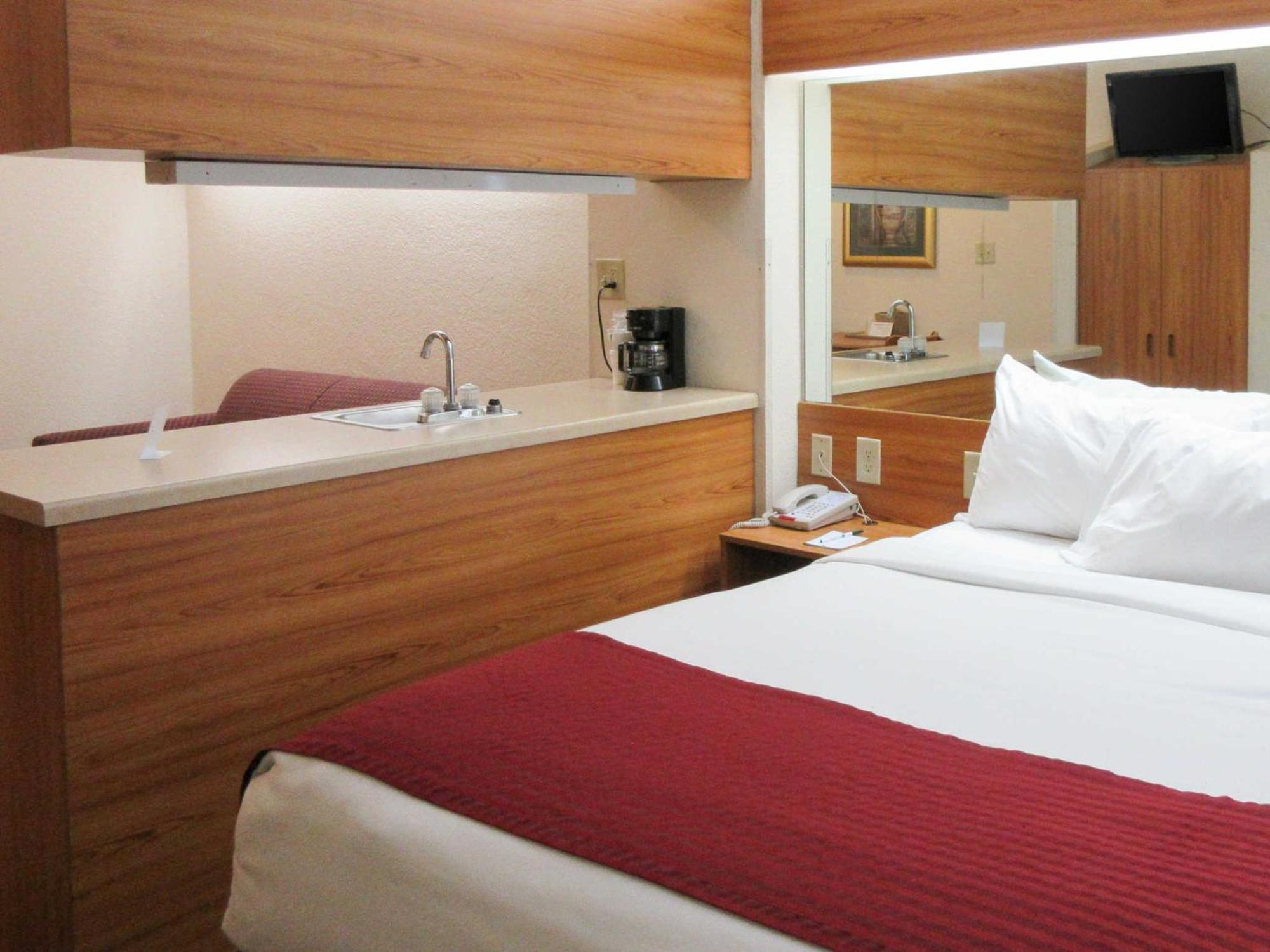 Quality Inn & Suites Robbinsville Extérieur photo