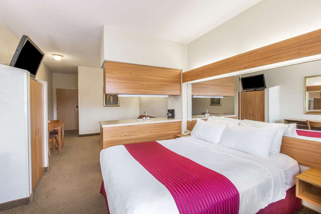 Quality Inn & Suites Robbinsville Chambre photo